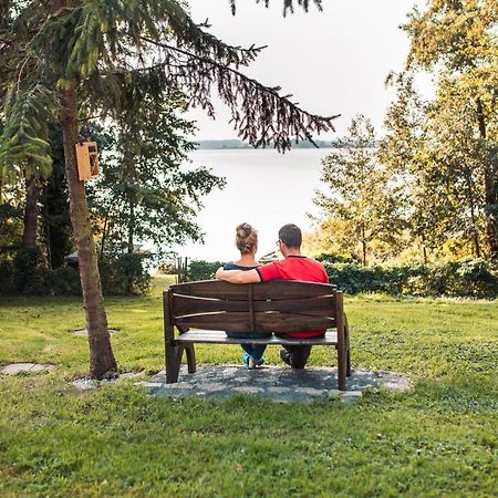 Ferienwohnung Direkt Am Potzlower See Bagian luar foto