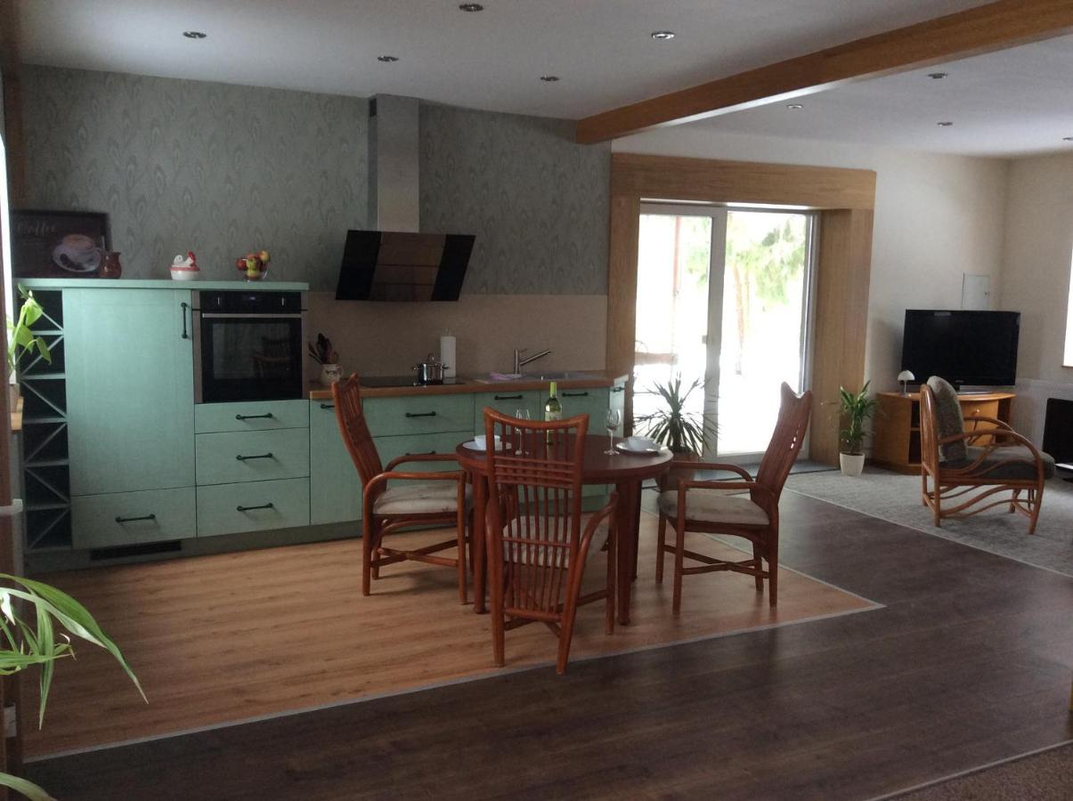 Ferienwohnung Direkt Am Potzlower See Bagian luar foto